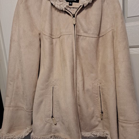 Coat - Picture 1 of 3